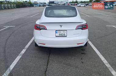 Седан Tesla Model 3 2020 в 