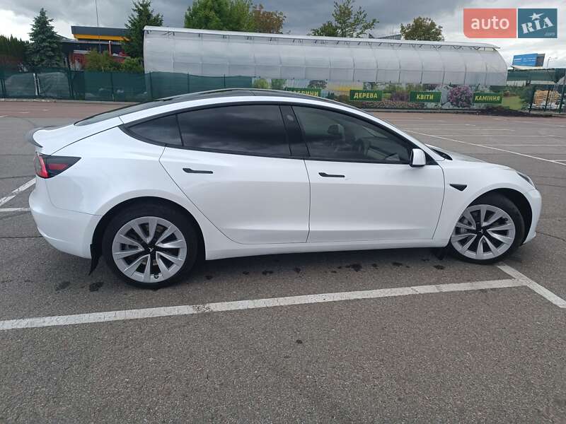 Седан Tesla Model 3 2020 в 