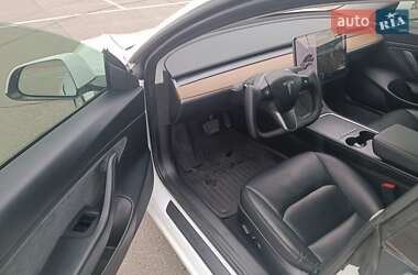 Седан Tesla Model 3 2020 в 