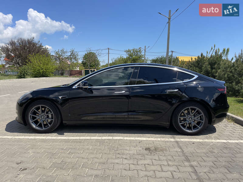 Седан Tesla Model 3 2018 в Одессе