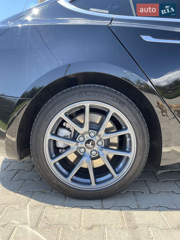 Седан Tesla Model 3 2018 в Одессе