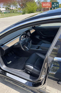 Седан Tesla Model 3 2018 в 