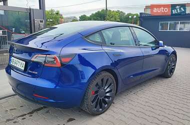 Седан Tesla Model 3 2023 в 