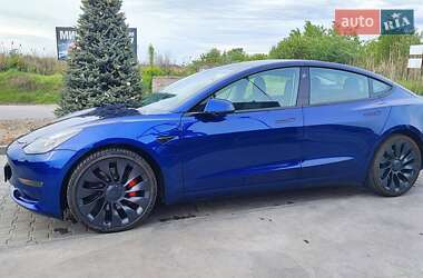 Седан Tesla Model 3 2023 в 