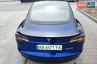 Седан Tesla Model 3 2023 в 