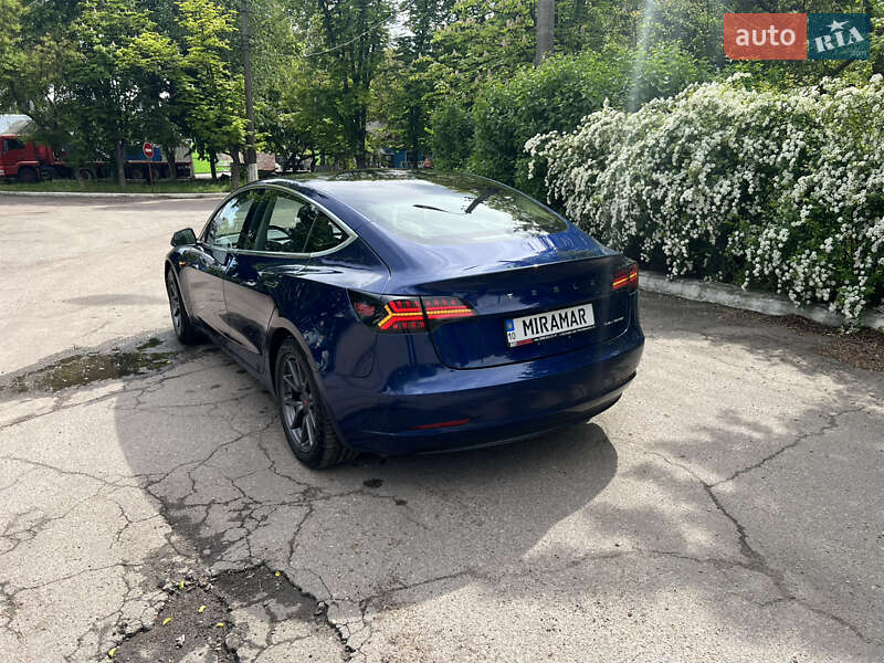 Седан Tesla Model 3 2018 в Броварах