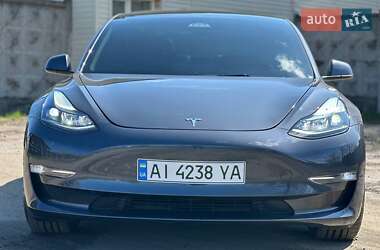 Седан Tesla Model 3 2023 в Фастові