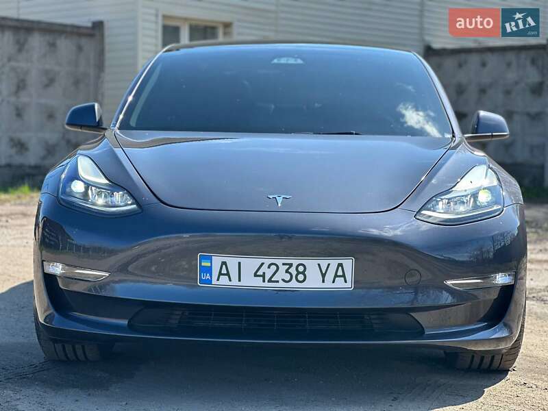 Седан Tesla Model 3 2023 в Фастові