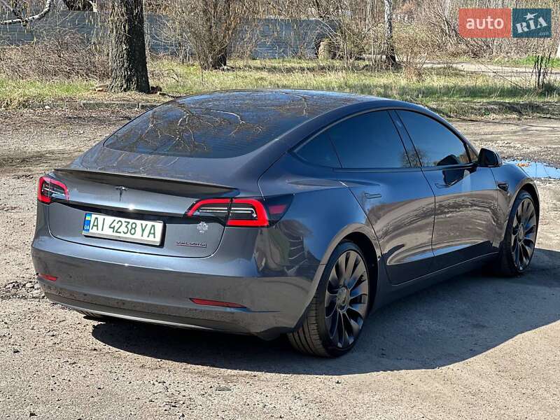 Седан Tesla Model 3 2023 в Фастові