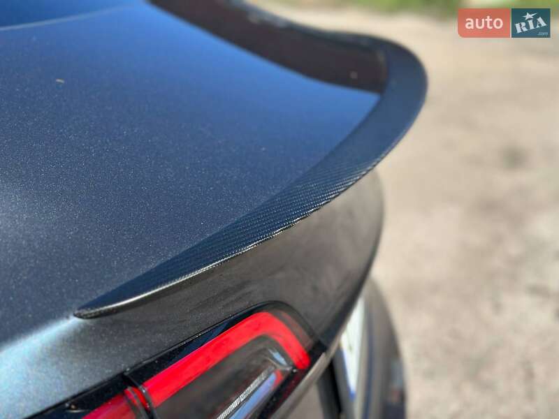 Седан Tesla Model 3 2023 в Фастові