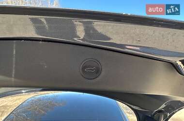 Седан Tesla Model 3 2023 в 