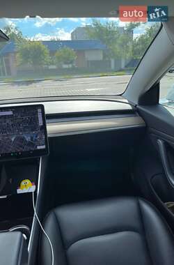 Седан Tesla Model 3 2018 в 