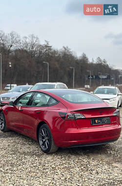 Седан Tesla Model 3 2020 в 