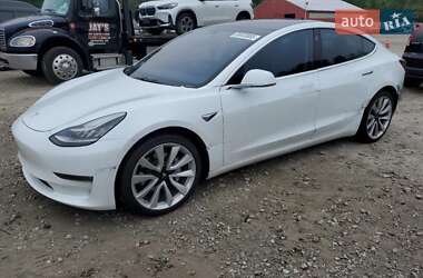 Седан Tesla Model 3 2018 в Києві
