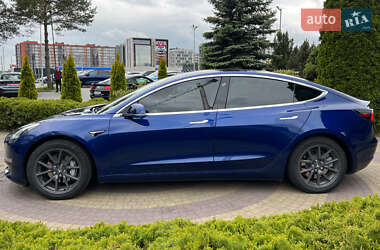 Седан Tesla Model 3 2020 в 