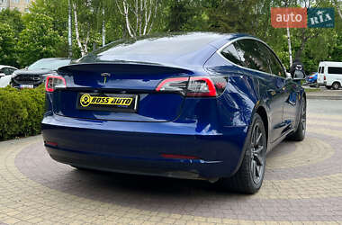 Седан Tesla Model 3 2020 в 