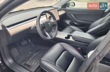 Седан Tesla Model 3 2021 в 
