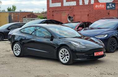 Седан Tesla Model 3 2021 в 