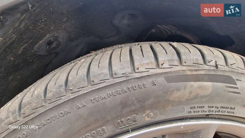 Седан Tesla Model 3 2022 в Киеве