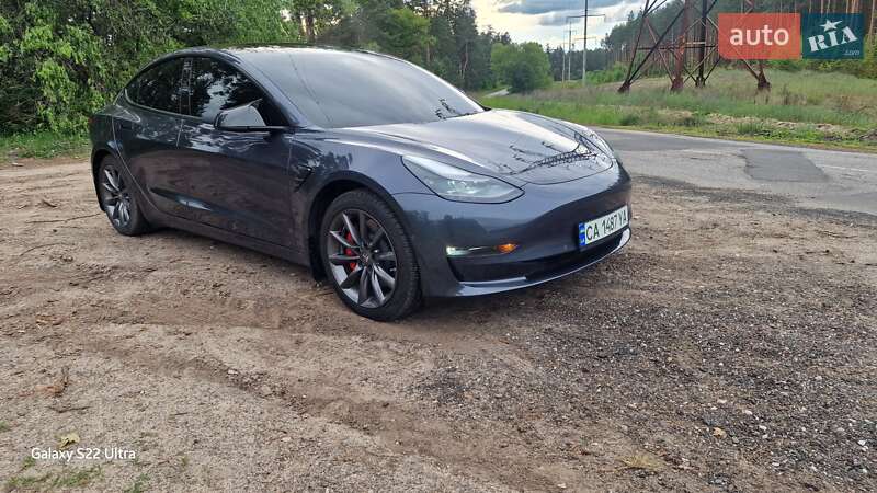 Седан Tesla Model 3 2022 в Киеве