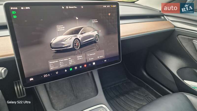 Седан Tesla Model 3 2022 в Киеве