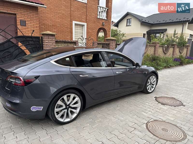 Седан Tesla Model 3 2018 в Хмельницком