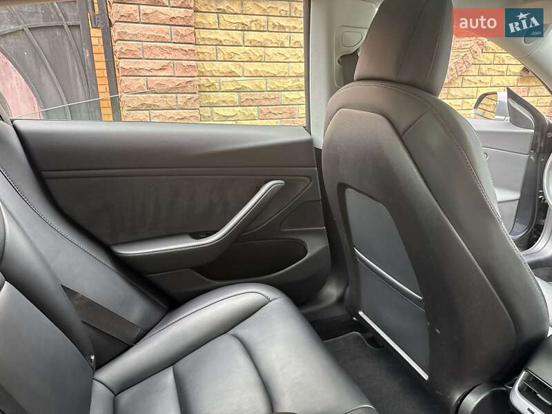 Седан Tesla Model 3 2018 в Хмельницком