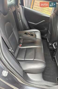 Седан Tesla Model 3 2018 в 
