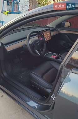 Седан Tesla Model 3 2023 в 