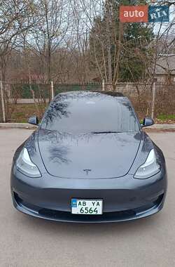 Седан Tesla Model 3 2023 в 