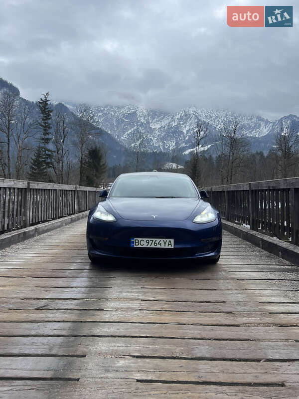 Tesla Model 3 2022