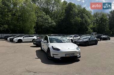 Седан Tesla Model 3 2021 в Киеве