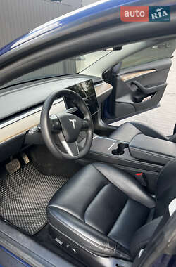 Седан Tesla Model 3 2022 в 