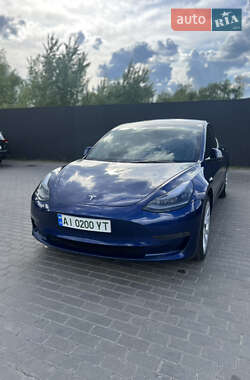 Седан Tesla Model 3 2022 в Березані
