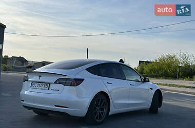 Седан Tesla Model 3 2021 в 