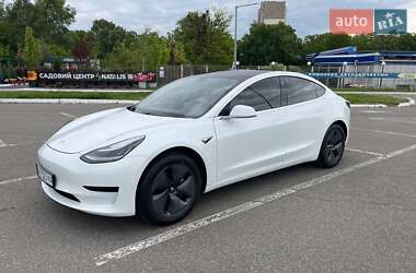 Седан Tesla Model 3 2019 в 