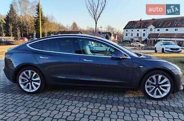 Седан Tesla Model 3 2019 в 