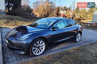 Седан Tesla Model 3 2019 в 