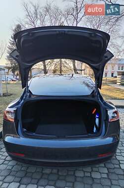 Седан Tesla Model 3 2019 в 