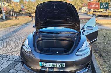 Седан Tesla Model 3 2019 в 