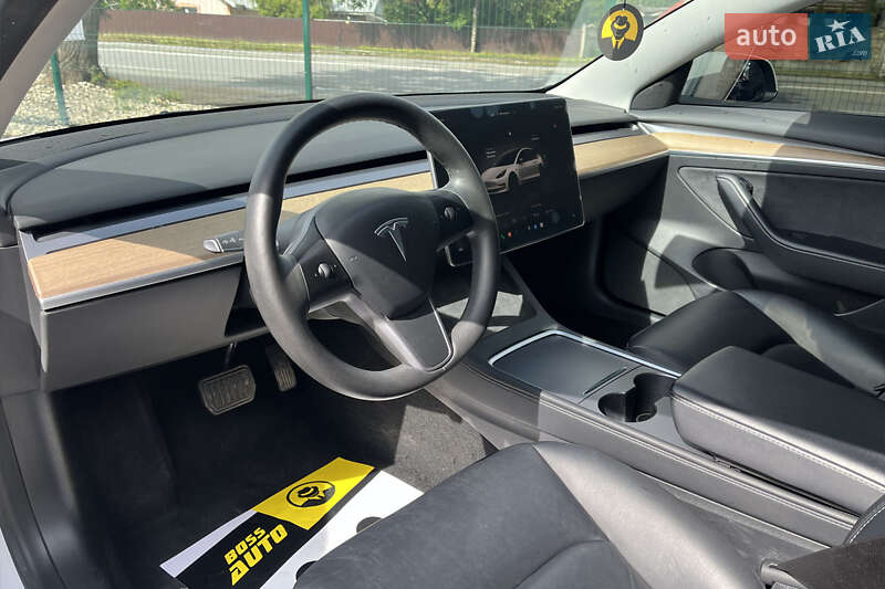 Седан Tesla Model 3 2022 в Коломые