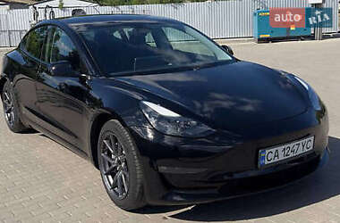 Седан Tesla Model 3 2021 в Киеве