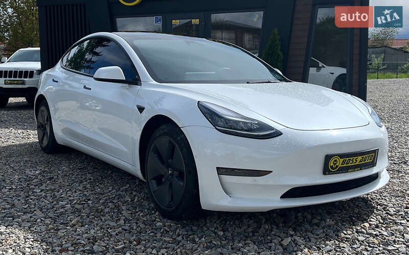 Tesla Model 3 2022