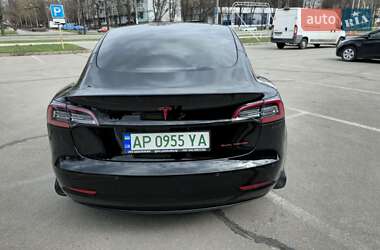 Седан Tesla Model 3 2022 в 