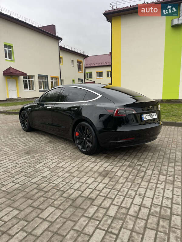 Седан Tesla Model 3 2019 в 