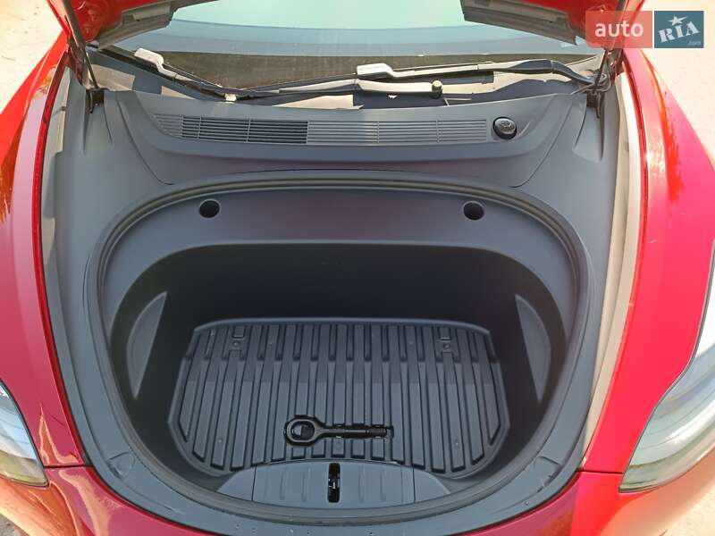 Седан Tesla Model 3 2021 в Києві