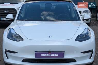 Седан Tesla Model 3 2021 в 