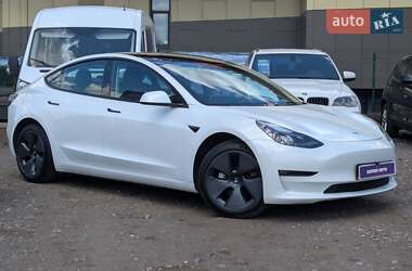 Седан Tesla Model 3 2021 в 