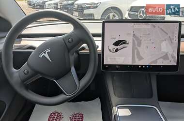 Седан Tesla Model 3 2021 в 