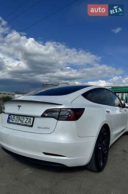 Седан Tesla Model 3 2022 в 